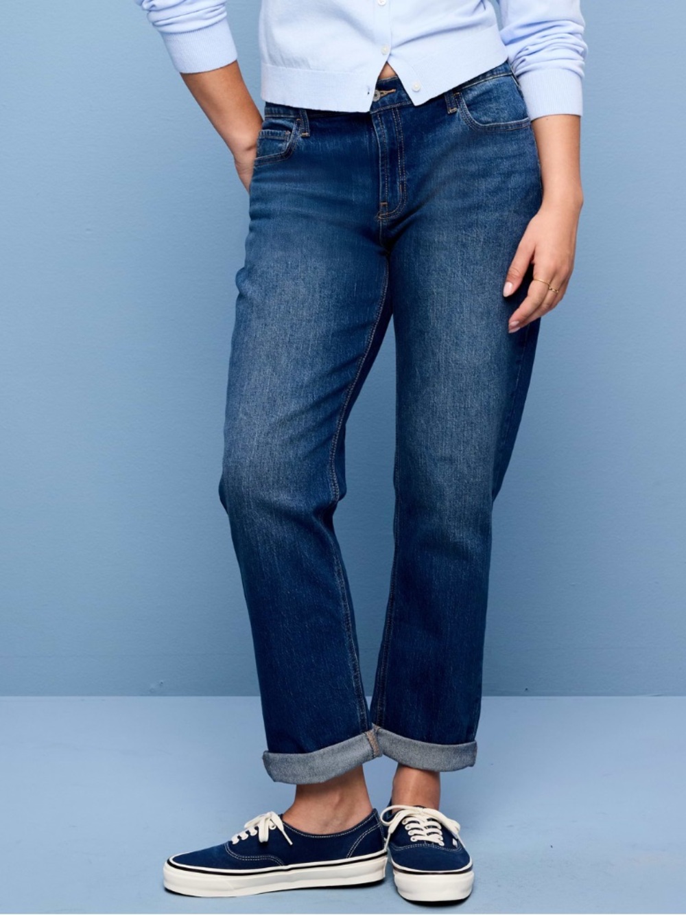 Old Navy Women's Medium Blue Mid-Rise Wow Boyfriend Jeans